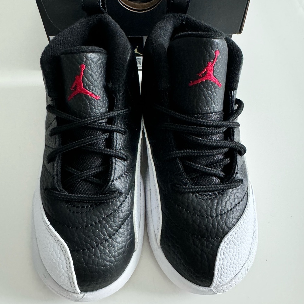 Jordan 12 retro sneaker